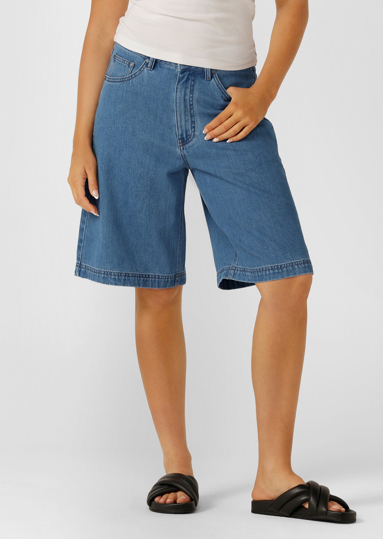Lorna Jane Off Duty Vintage Wash Denim Shorts - Washed Blue Denim