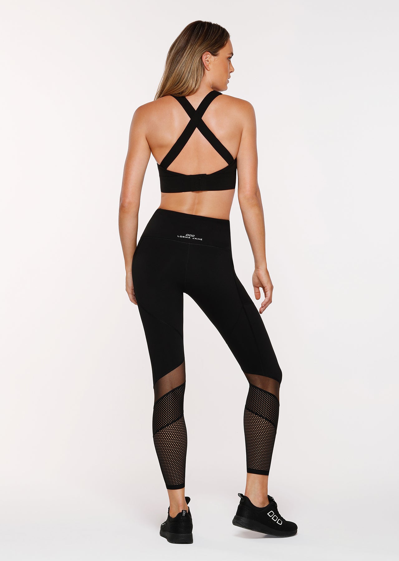 Lorna Jane Down Town Sports Bra - Black