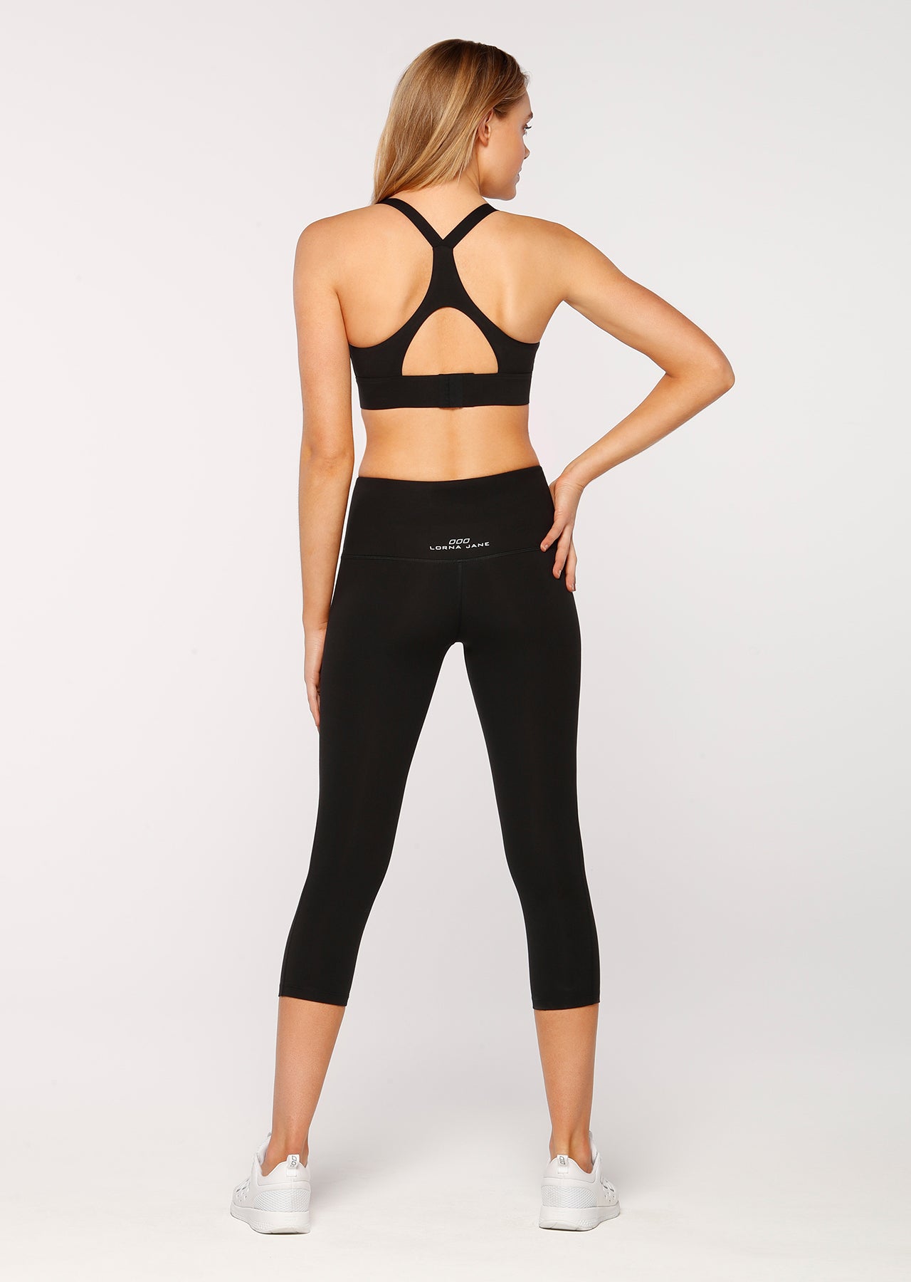 Lorna Jane Stronger Sports Bra - Black