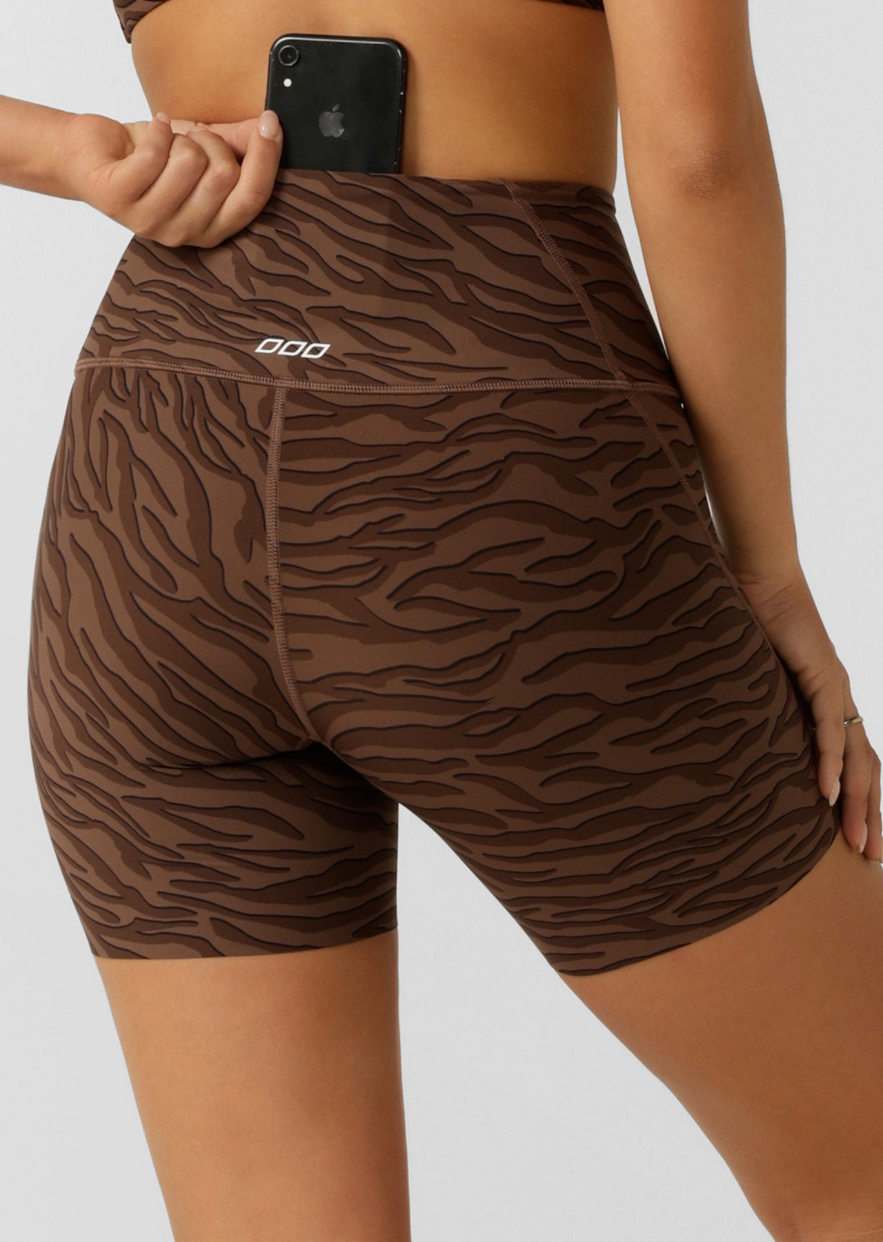 Lorna Jane Safari Reversible No Chafe 16cm Bike Shorts - Espresso Safari Print