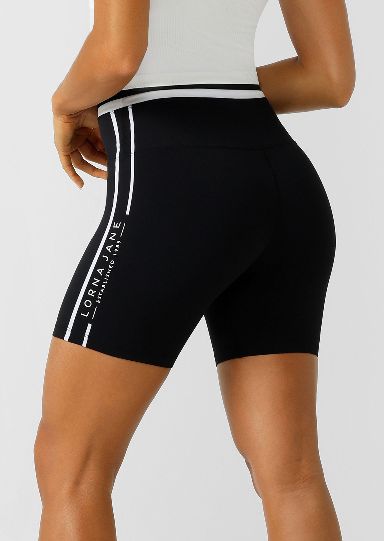 Lorna Jane Swift Motion Recycled 16cm Bike Shorts - Black