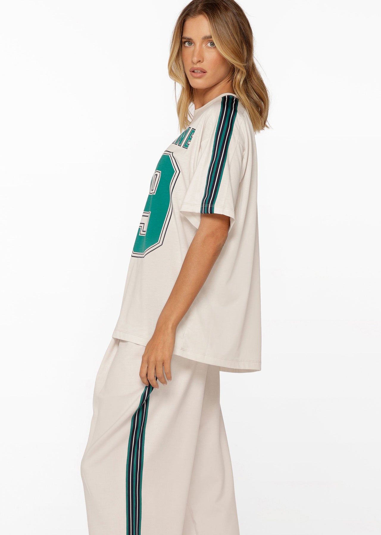 Lorna Jane Kicking Goals Boyfriend Tee - Ivory