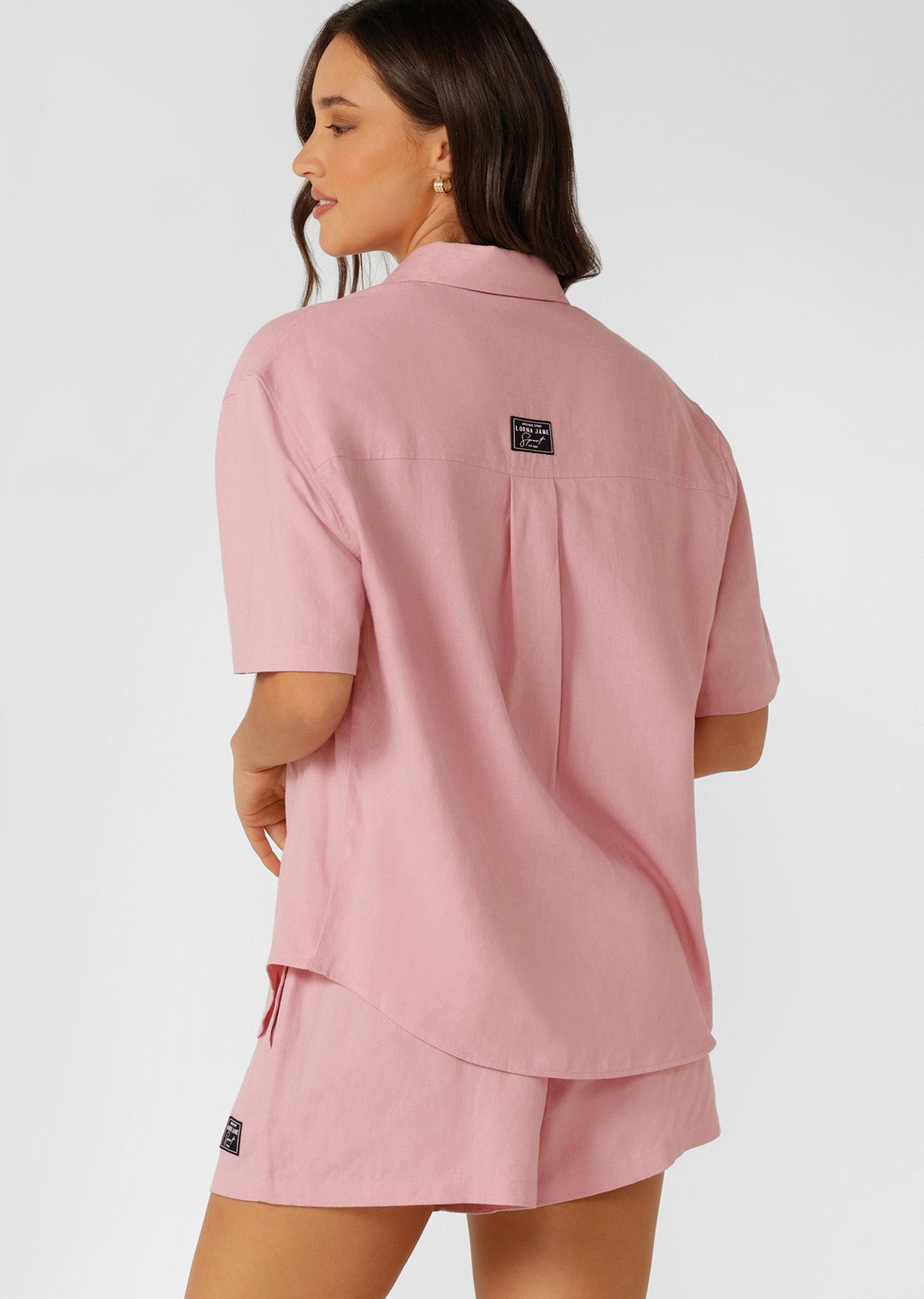 Lorna Jane Preset Linen Short Sleeve Shirt - Dusty Rose