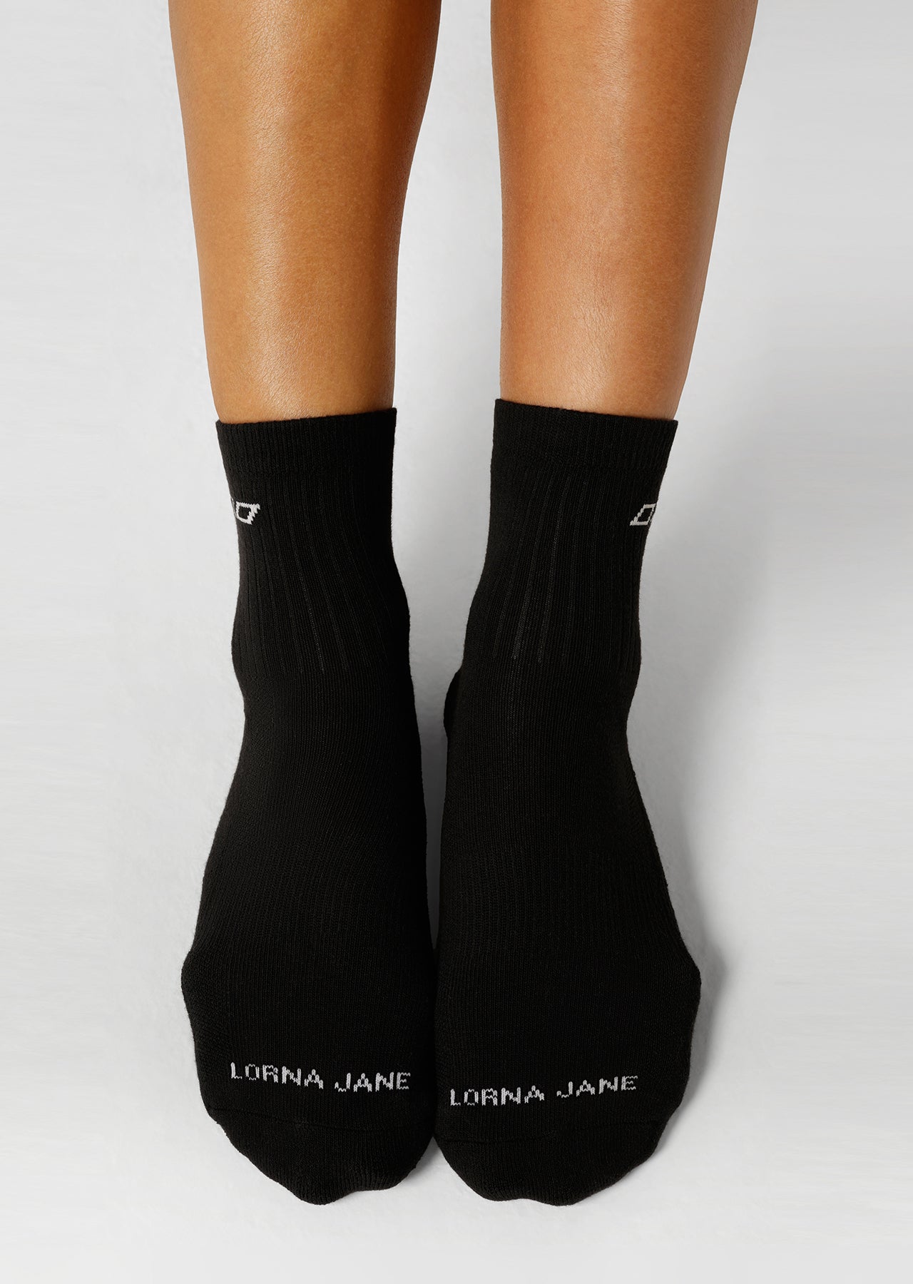 Lorna Jane LJ Quarter Crew Socks - Black & White