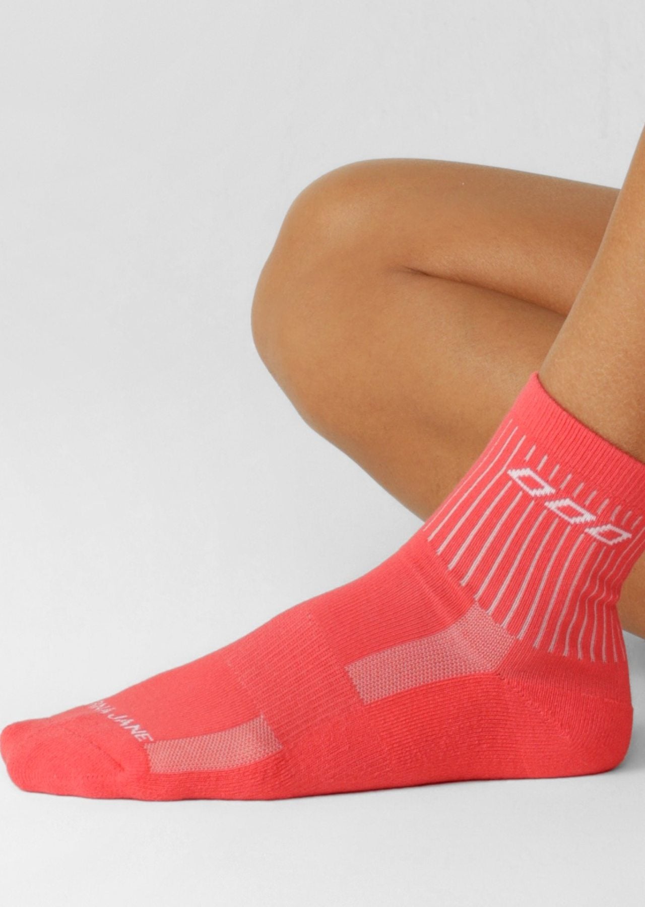 Lorna Jane LJ Quarter Crew Socks - Strawberry & White