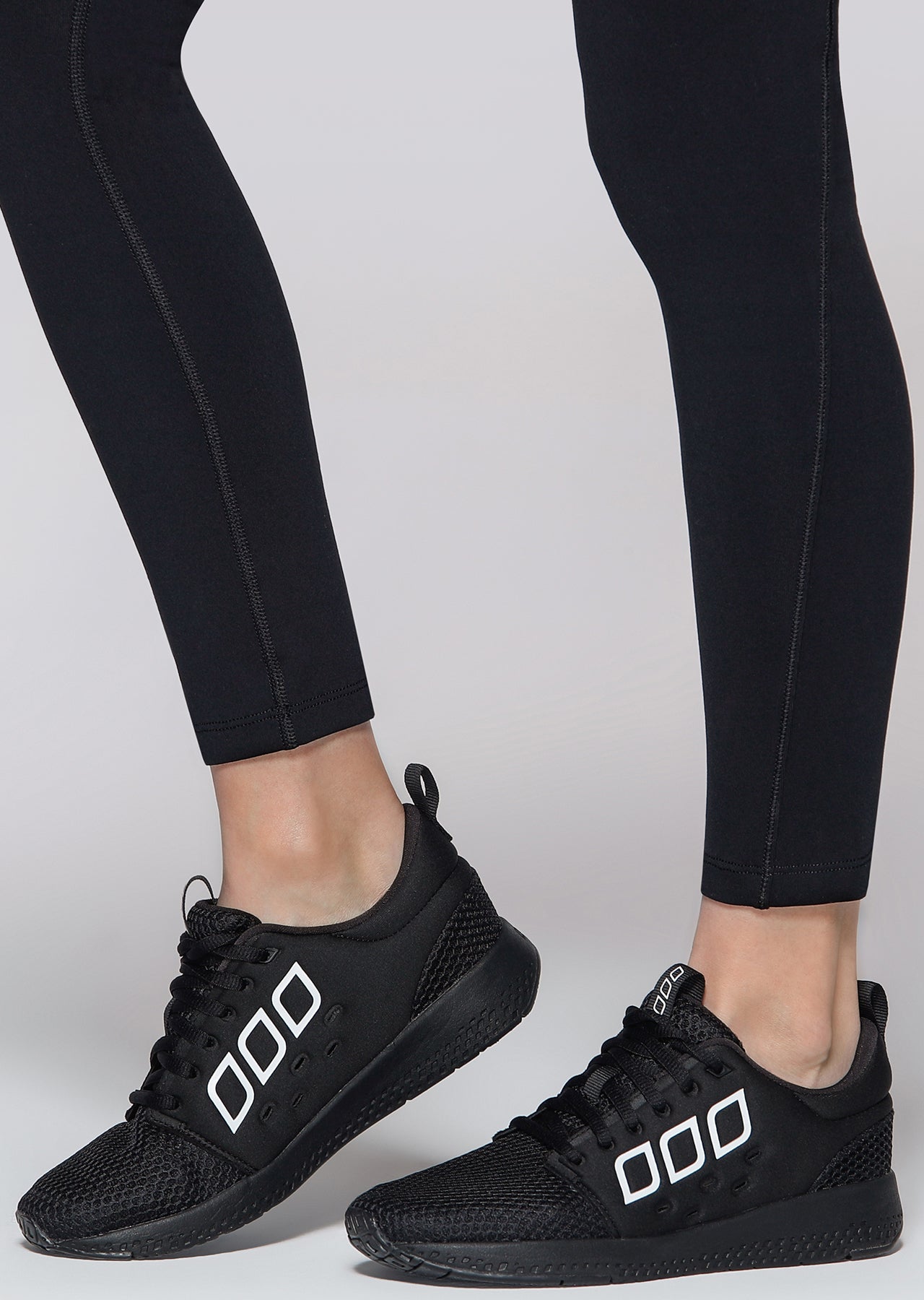 Lorna Jane Elevate Blaze 1.8 - Black