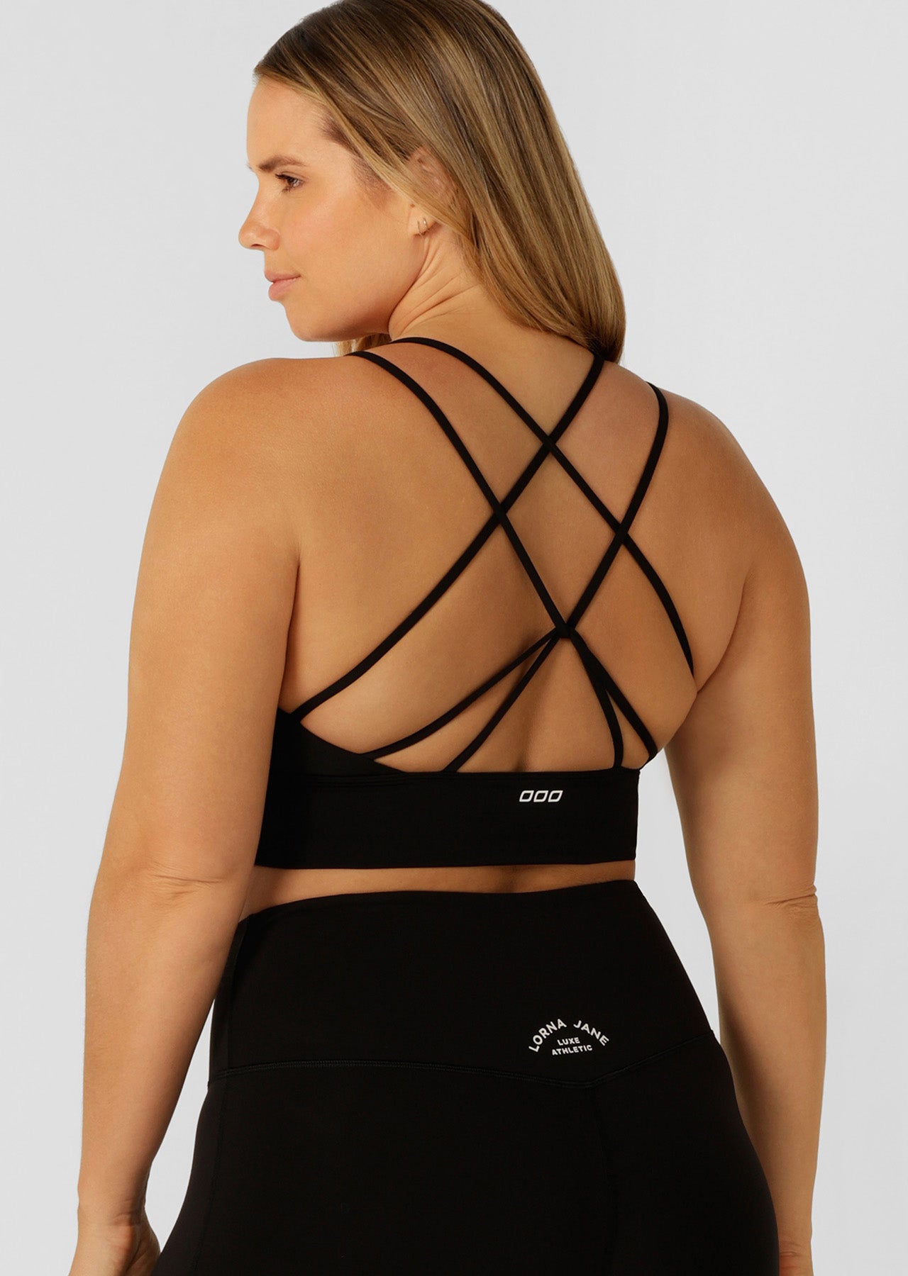 Lorna Jane Lotus Longline Sports Bra - Recycled Black