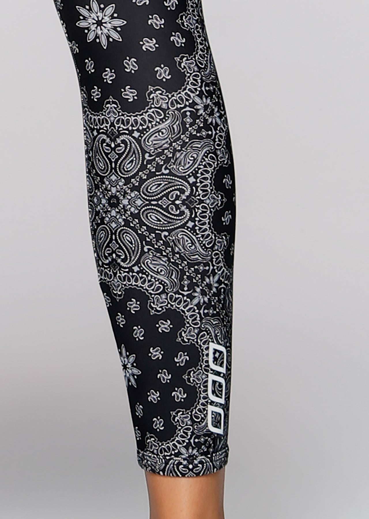 Lorna Jane Bandanna Babe Core F/L tight - Bandanna Print