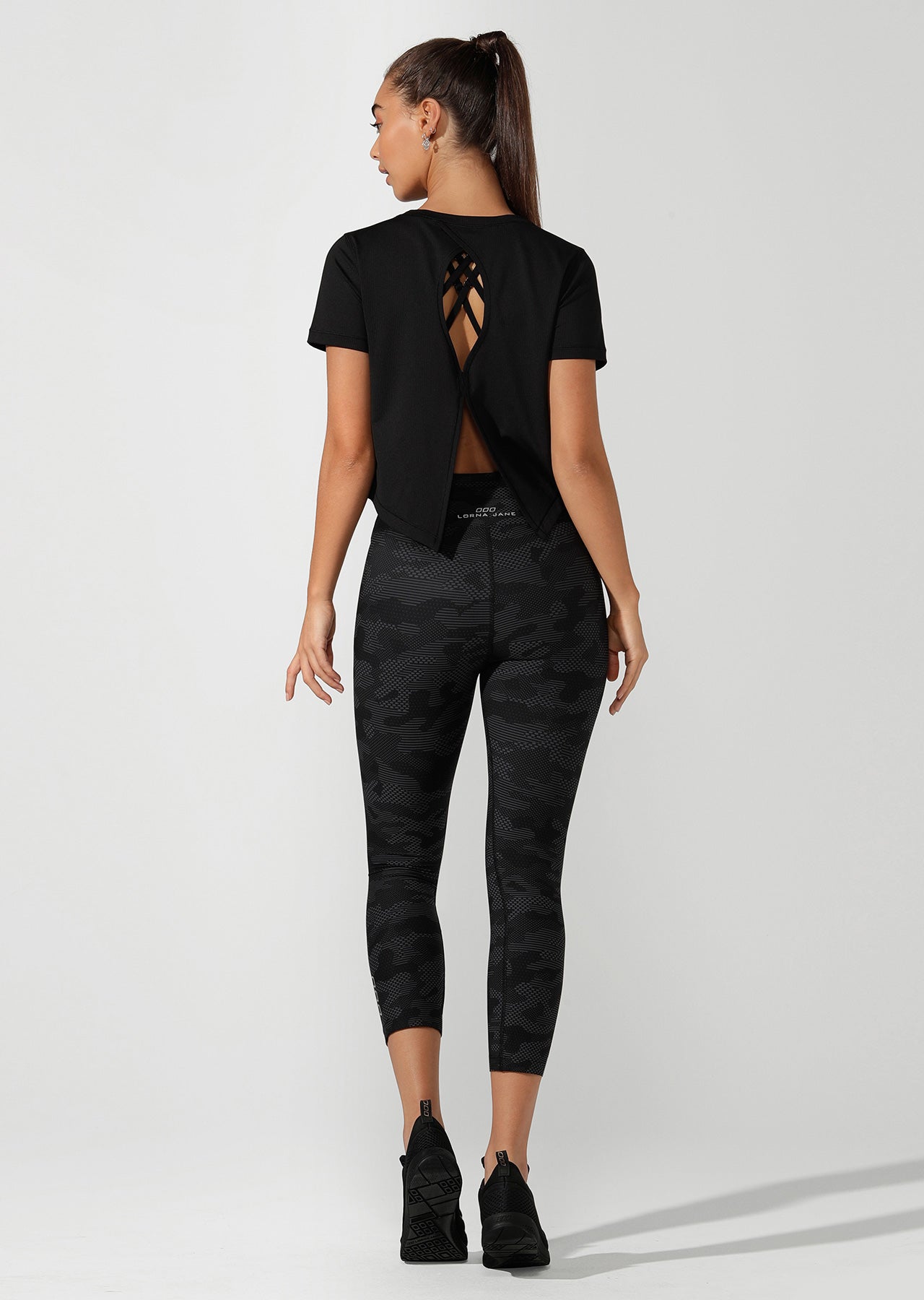 Lorna Jane Breeze Cropped Active Tee - Black