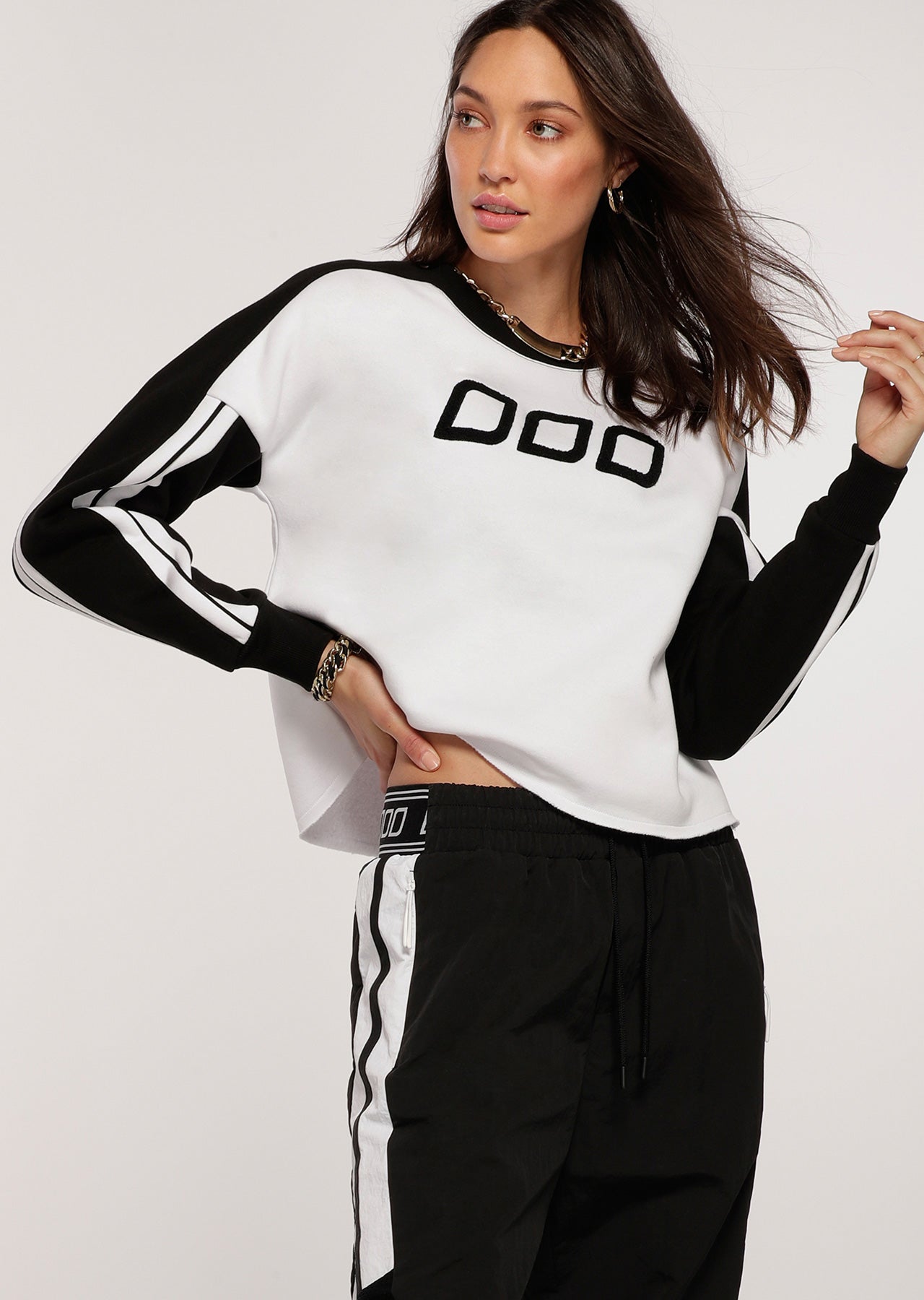 Lorna Jane Colour Block Cropped Sweat - Black/White