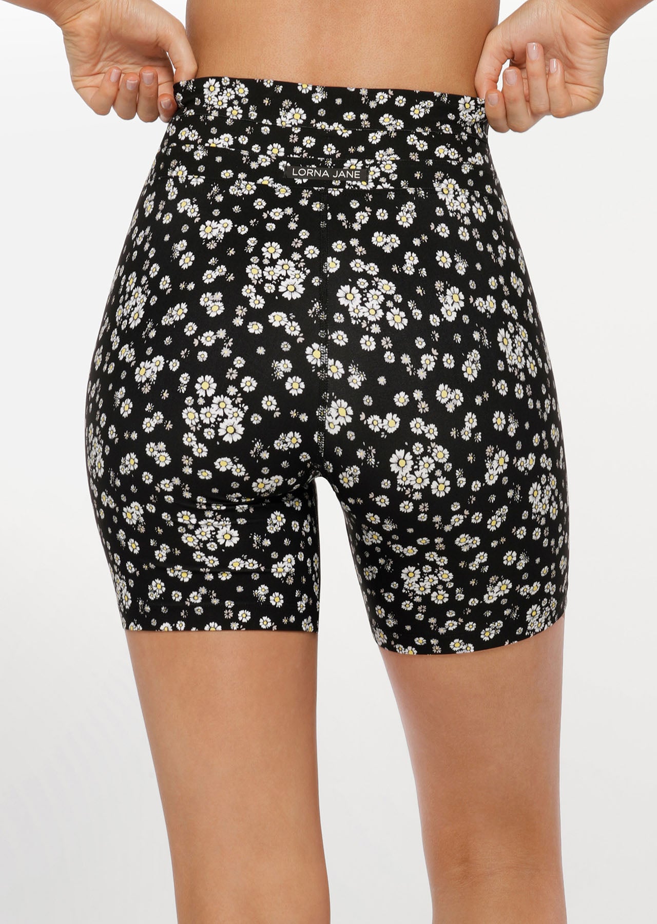 Lorna Jane Daisy Days Bike Shorts - Daisy Days Print