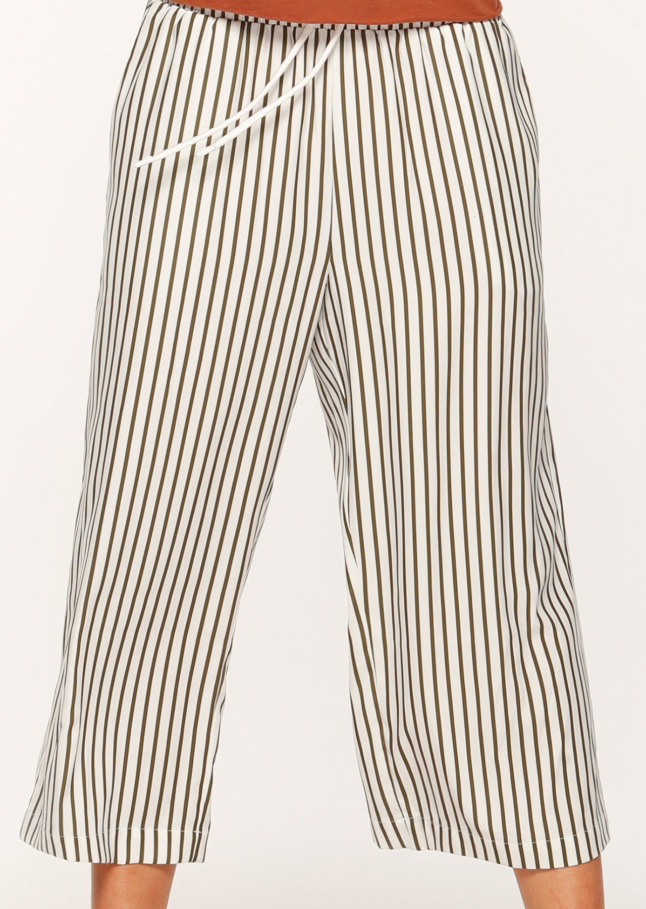 Lorna Jane Down Time Cropped Pants - White/Luxury Green