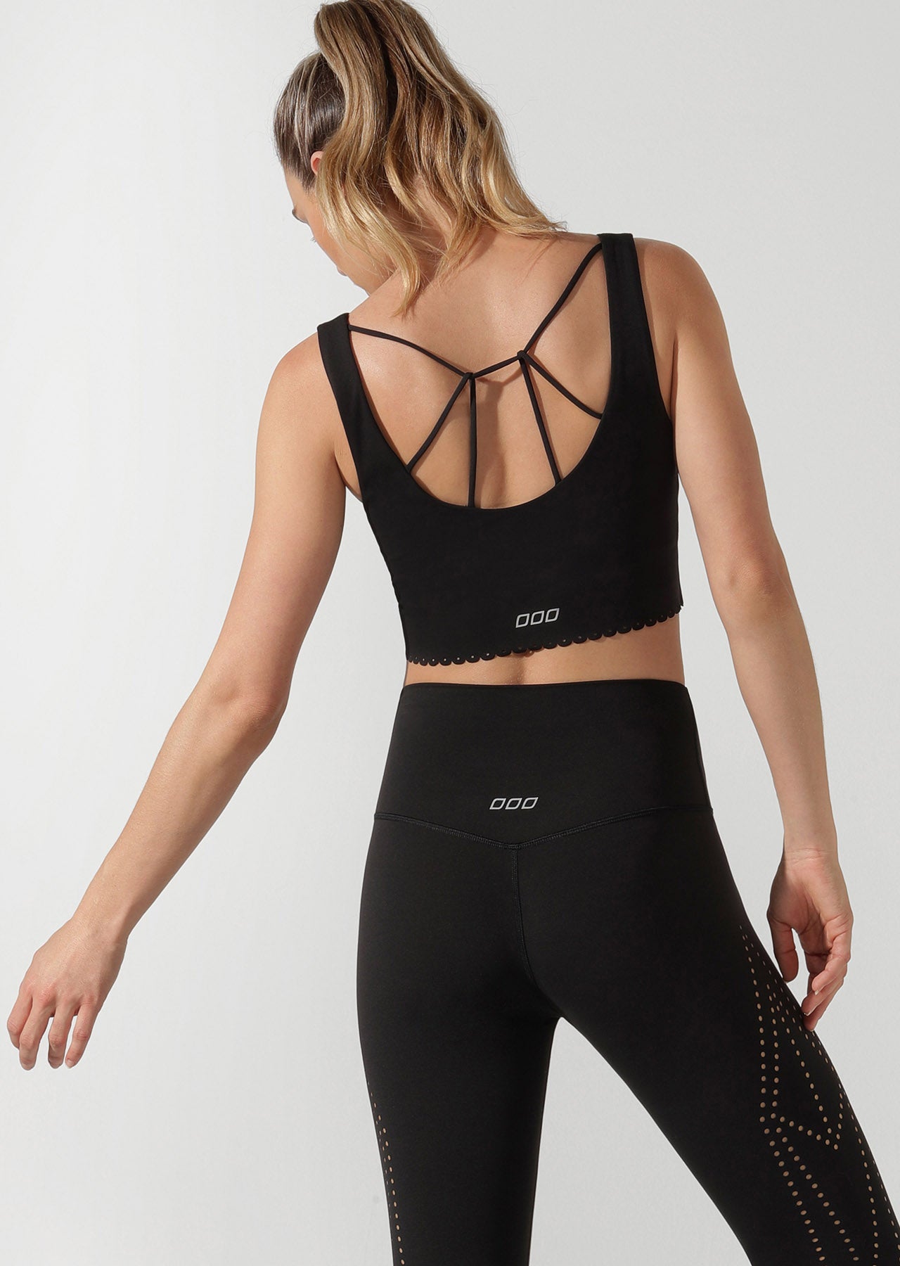 Lorna Jane Elevate Long Line Sports Bra - Black