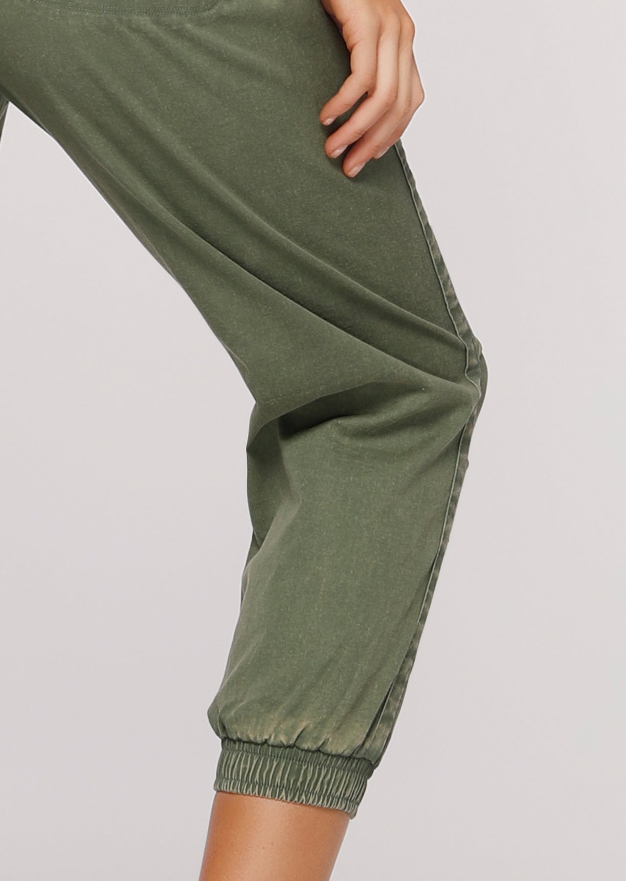 Lorna Jane Flashy Cropped Pants - Light Khaki