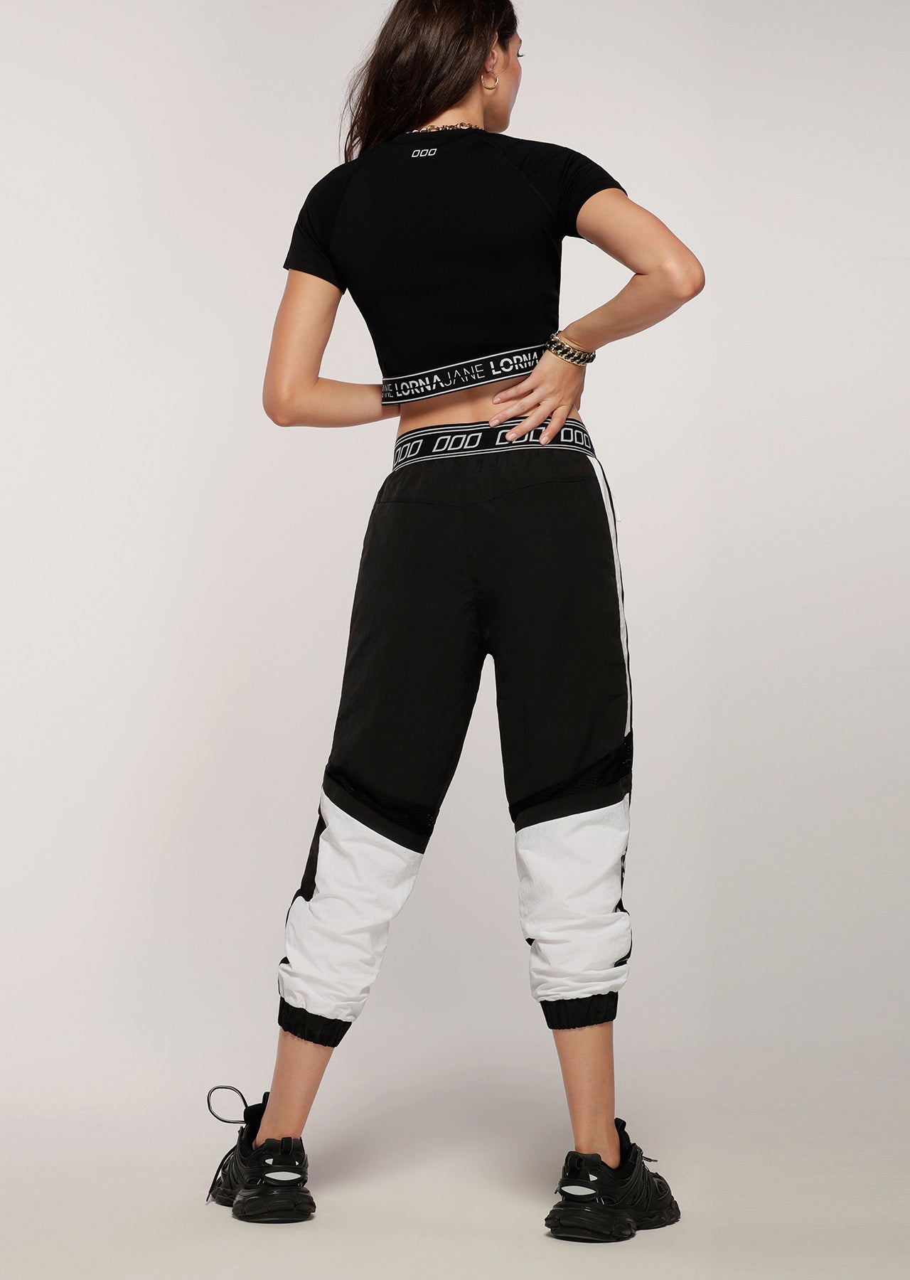 Lorna Jane Iconic Cropped Seamless Tee - Black