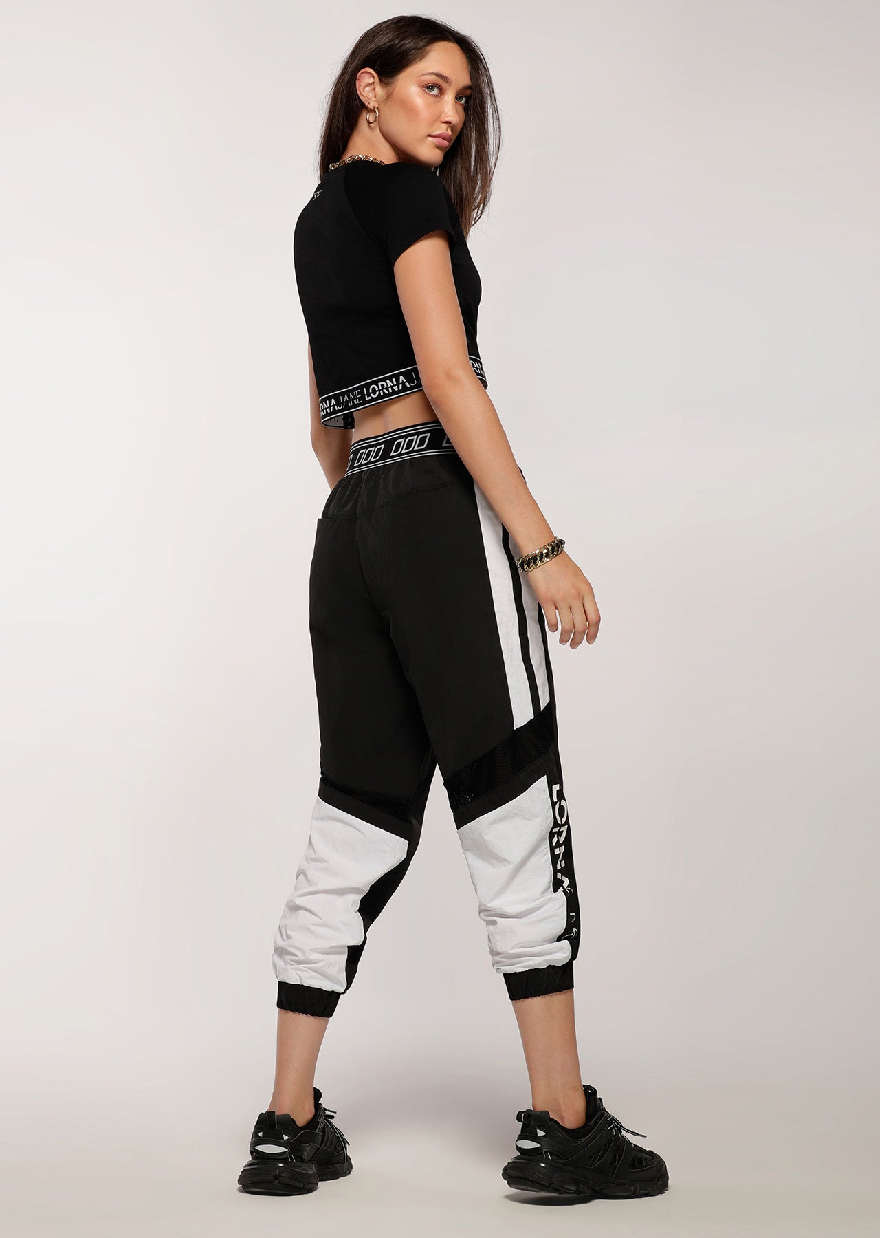 Lorna Jane Iconic Cropped Seamless Tee - Black