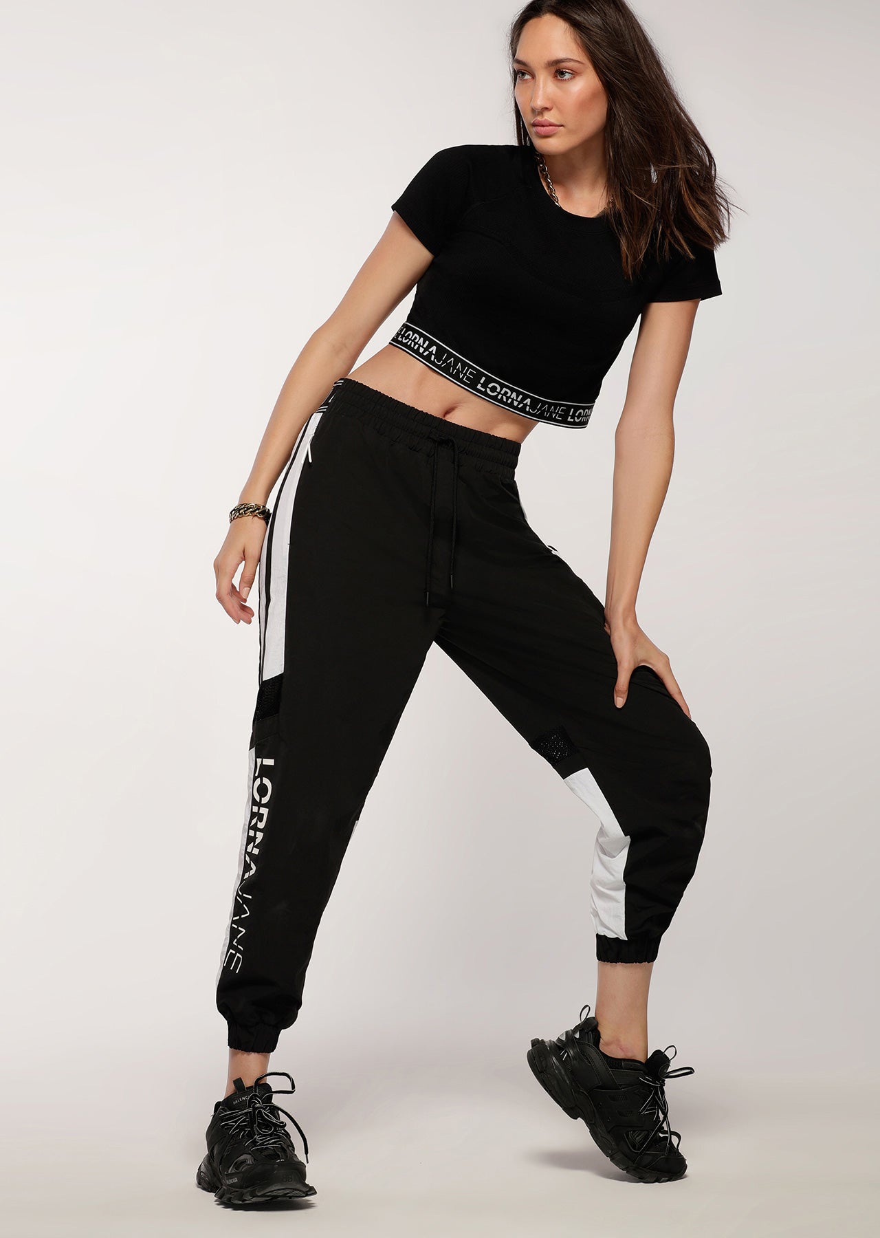 Lorna Jane Iconic Cropped Seamless Tee - Black