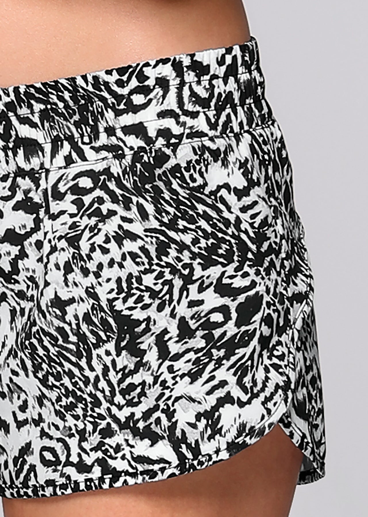 Lorna Jane Jaguar Run Shorts - Grey Multi