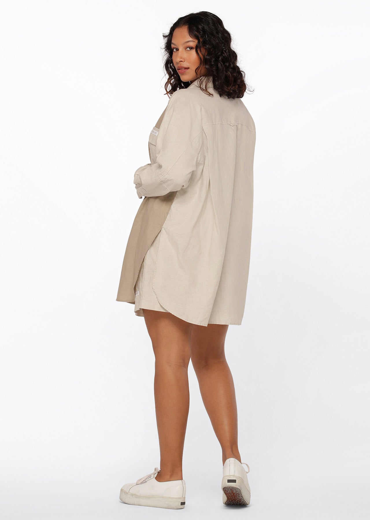 Lorna Jane Leisure In Linen Colourblock Shirt - Oyster