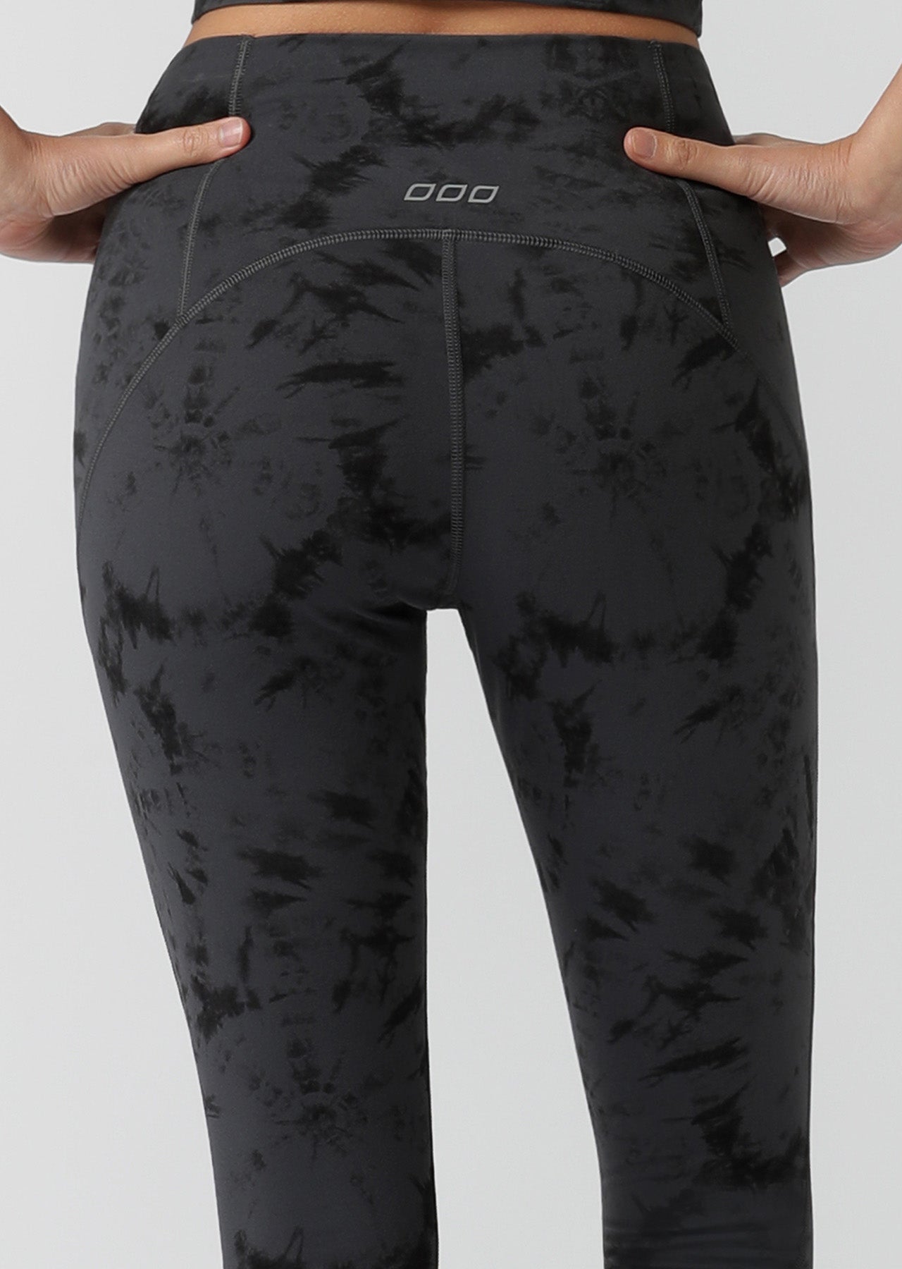 Lorna Jane No Dig Sculpting Ankle Biter Leggings - Titanium Wash Print