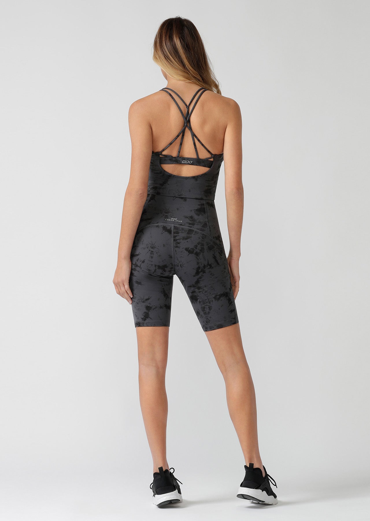 Lorna Jane No Dig Sculpting Bike Shorts - Titanium Wash Print