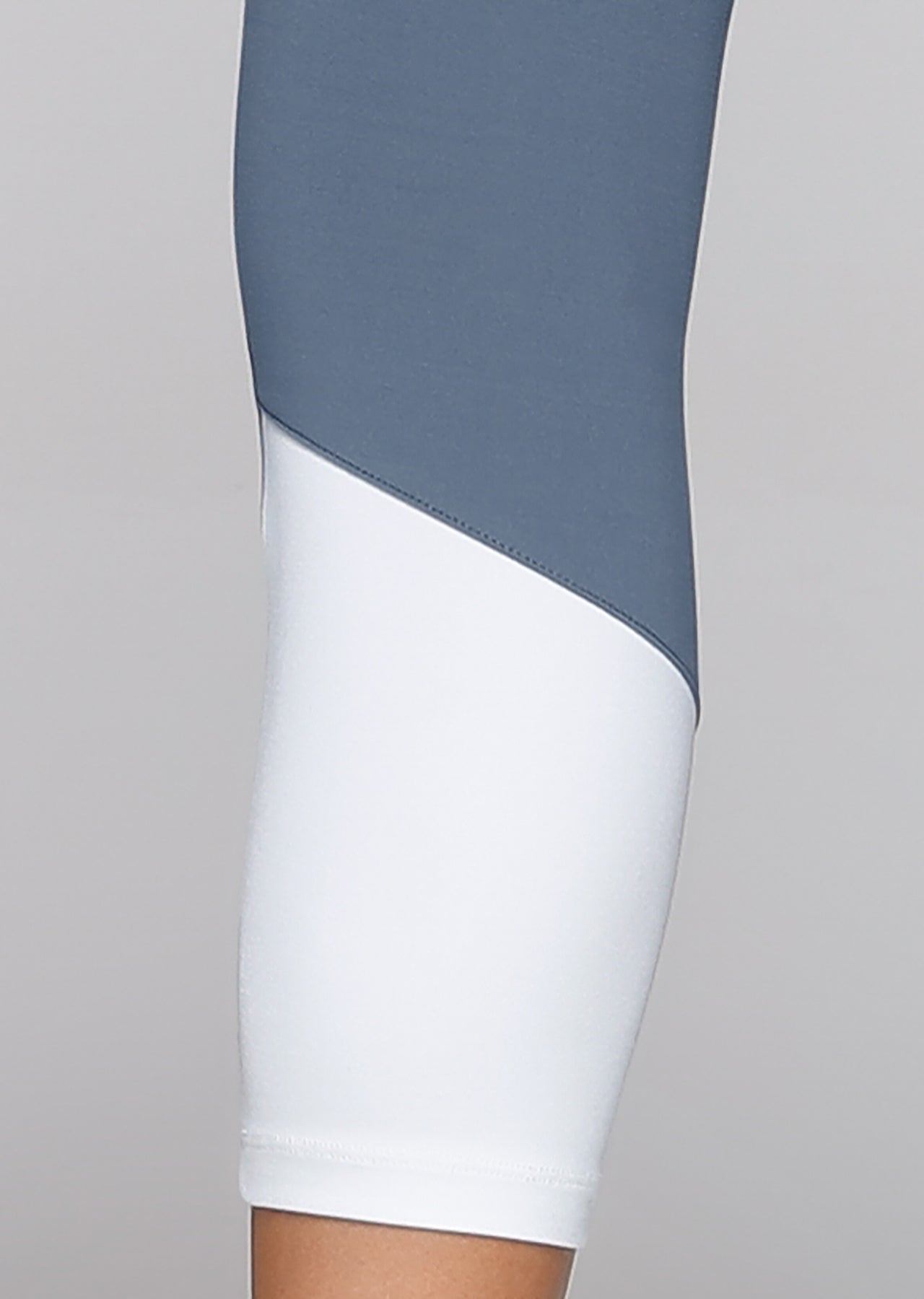 Lorna Jane No Limits 7/8 Tight - Black/Powder Grey