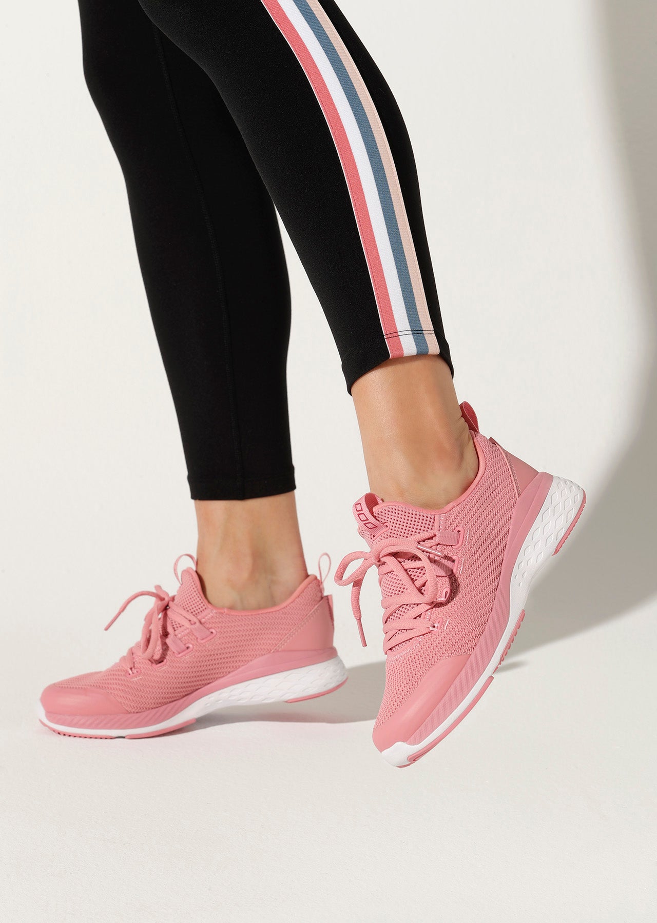 Lorna Jane Perform Run Shoe - Quartz Pink