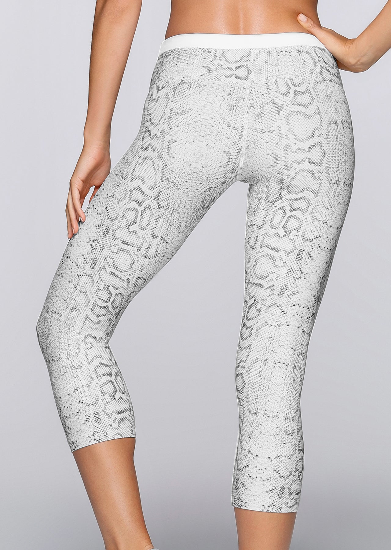 Lorna Jane Primitive Core 7/8 Tight - Snake Print