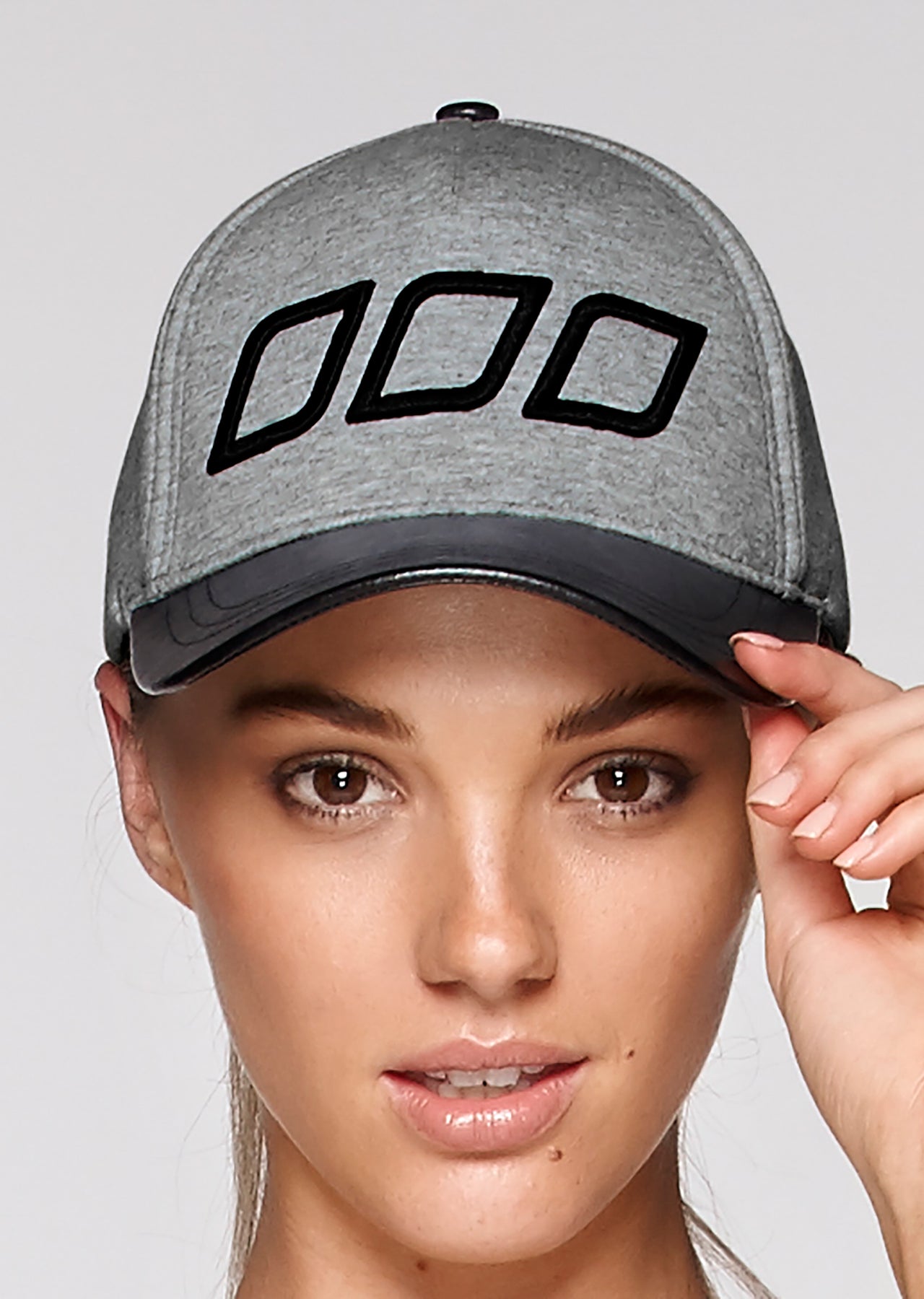 Lorna Jane Raven Cap - Mid Grey Marl/Black