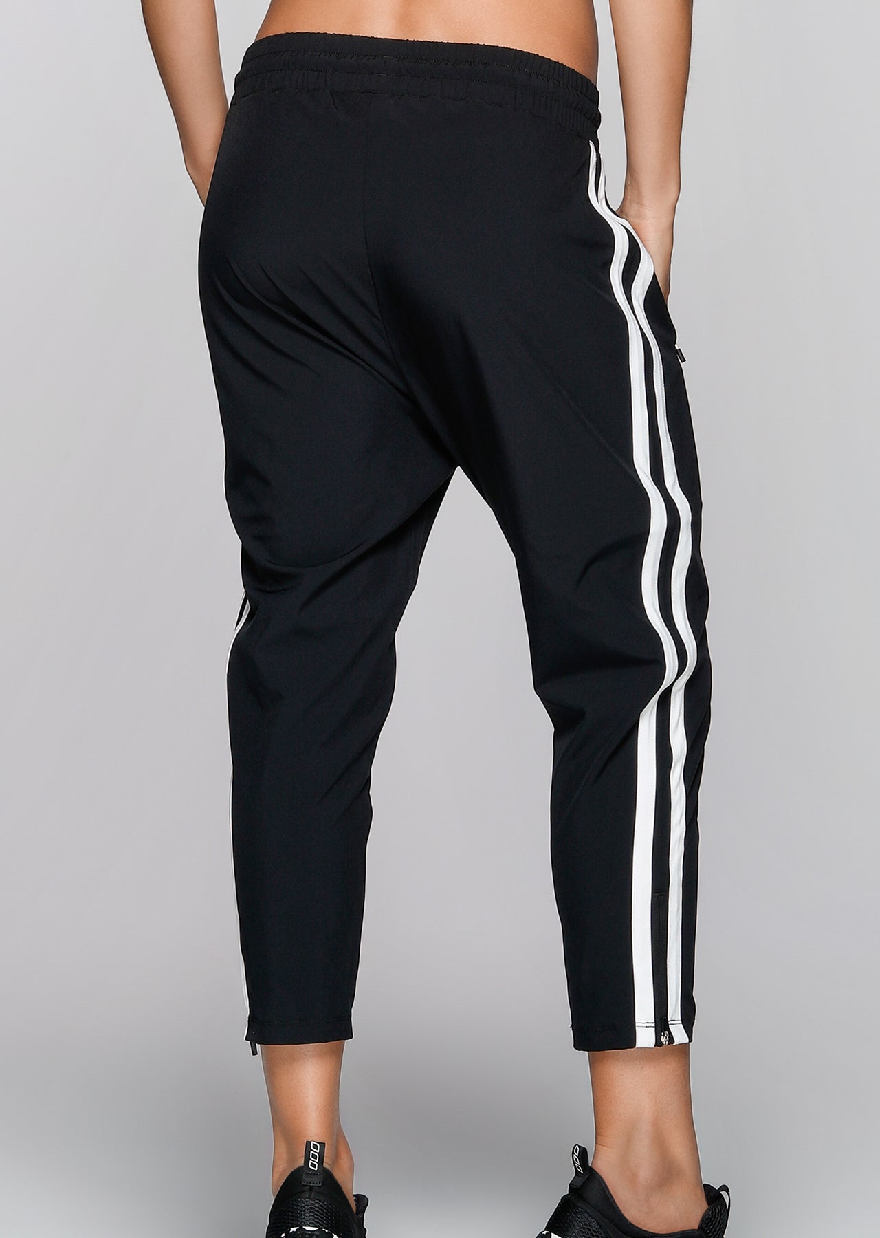 Lorna Jane Side Tracked Active Jogger - Black