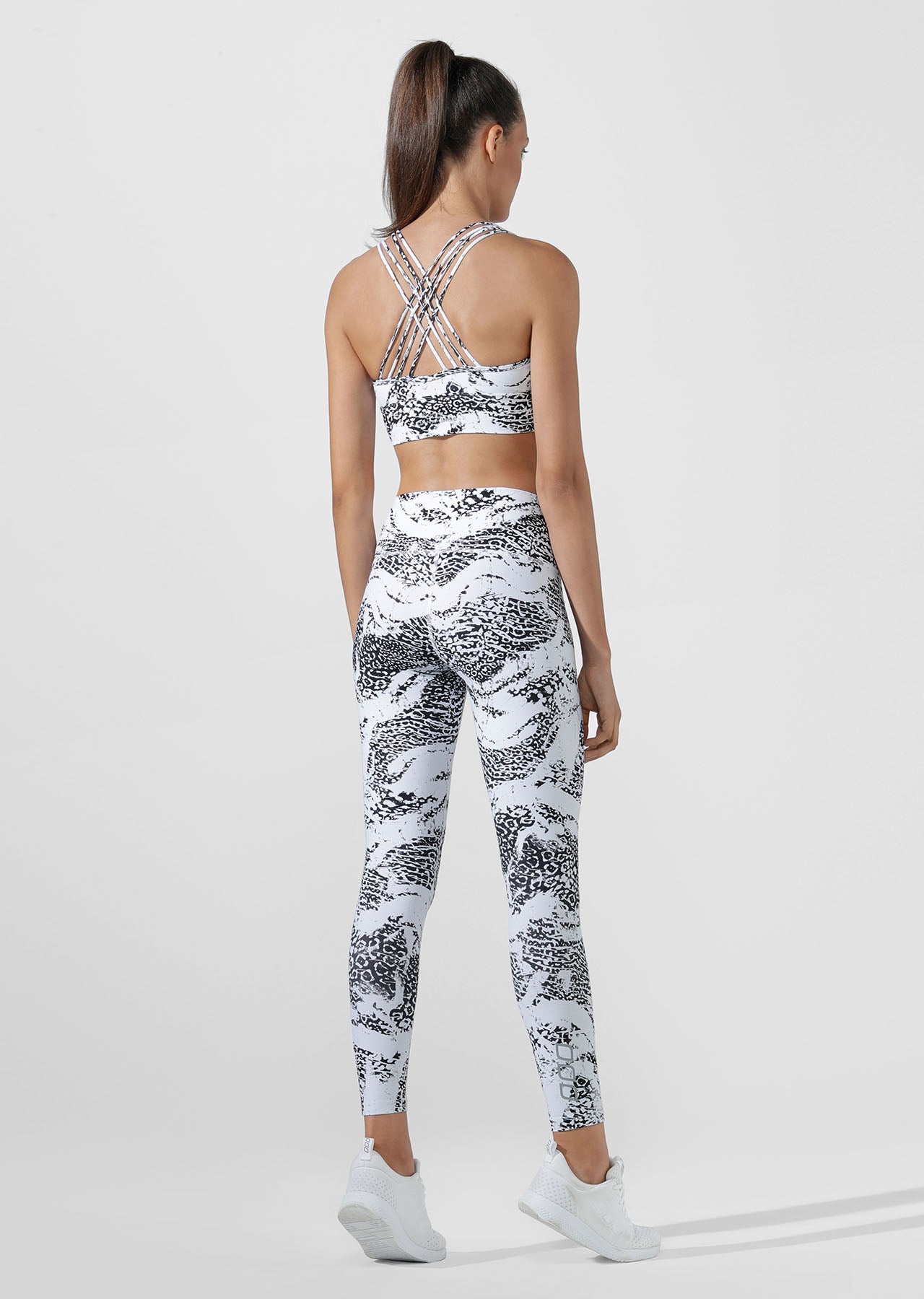 Lorna Jane Snow Leopard Sports Bra - Snow Leopard Print