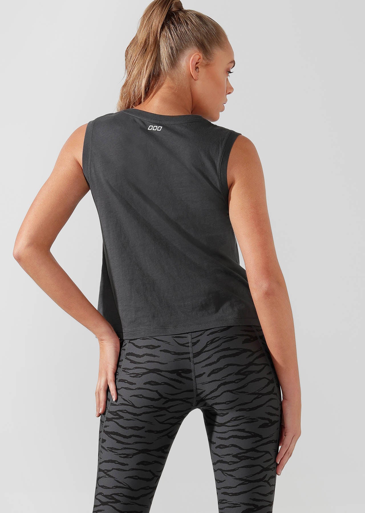 Lorna Jane Speedster Cropped Tank - Titanium