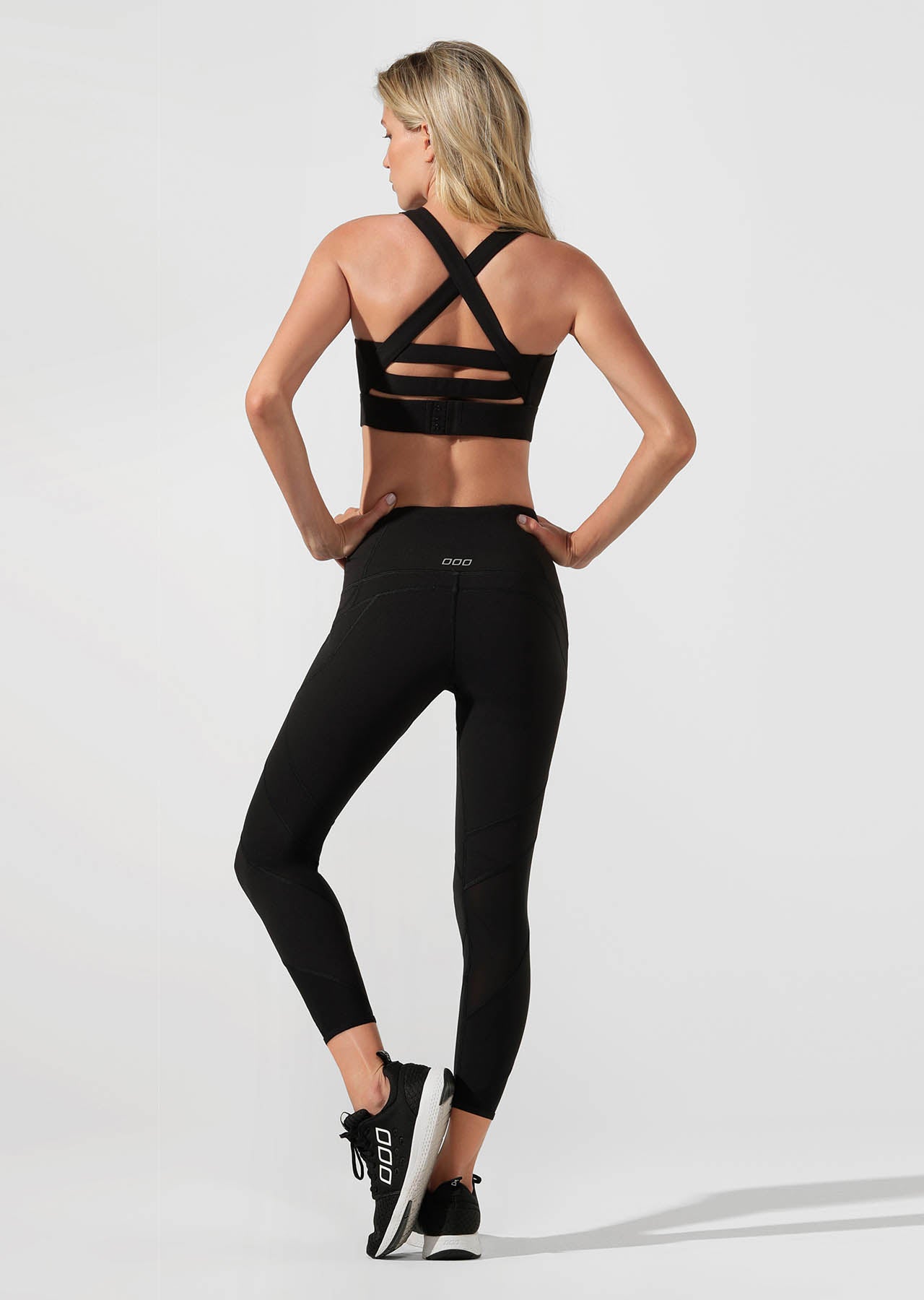 Lorna Jane Stamina Full Coverage Sports Bra - Black