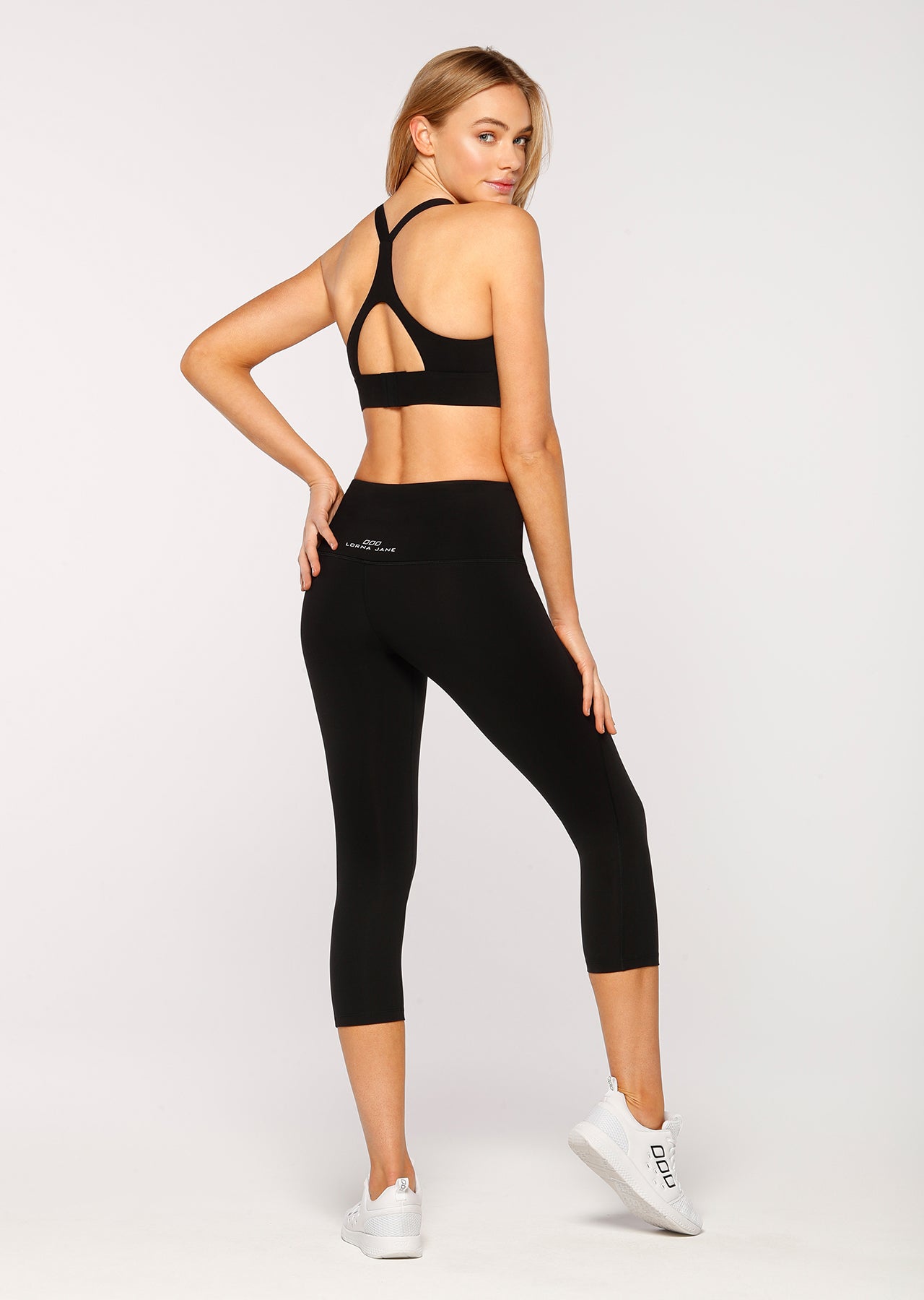 Lorna Jane Stronger Sports Bra - Black