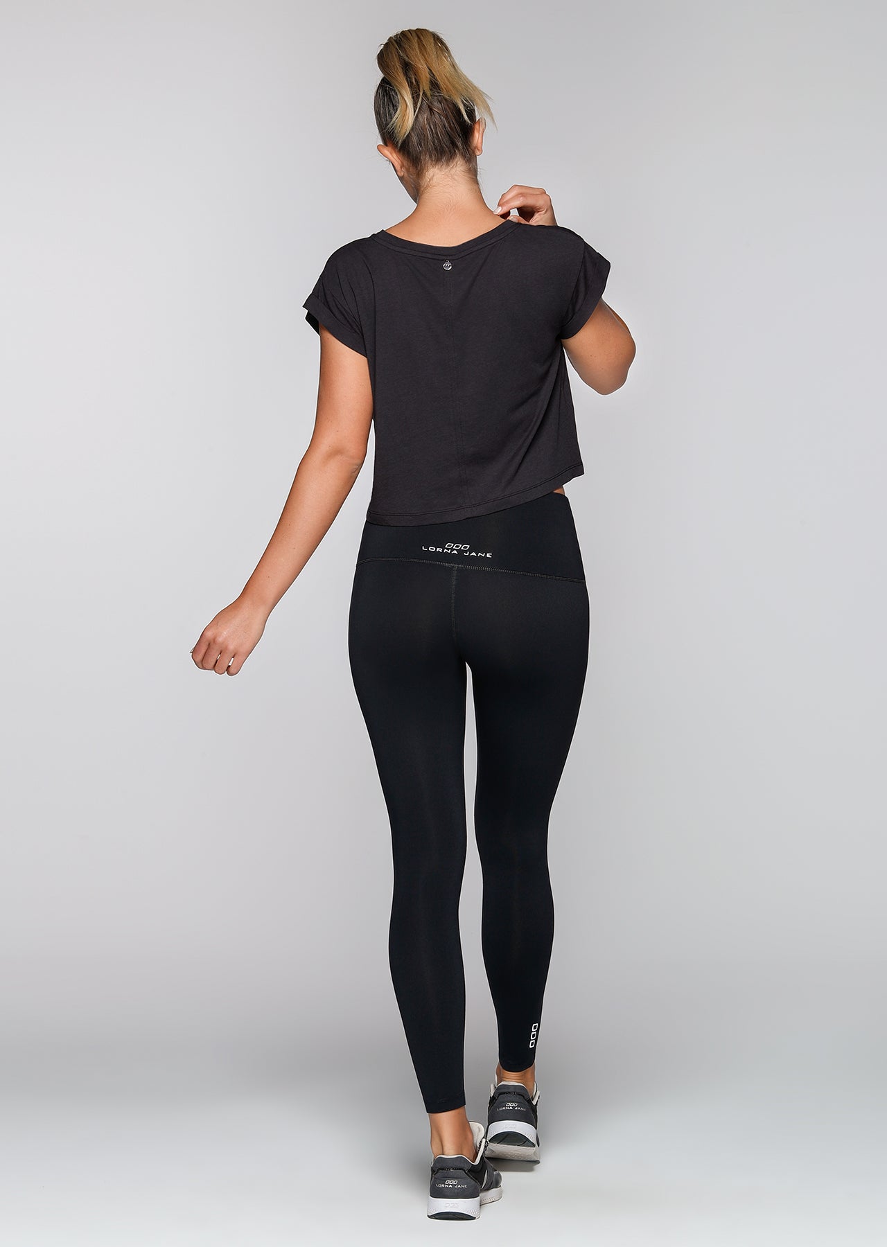 Lorna Jane Workout Cropped Tee - Black