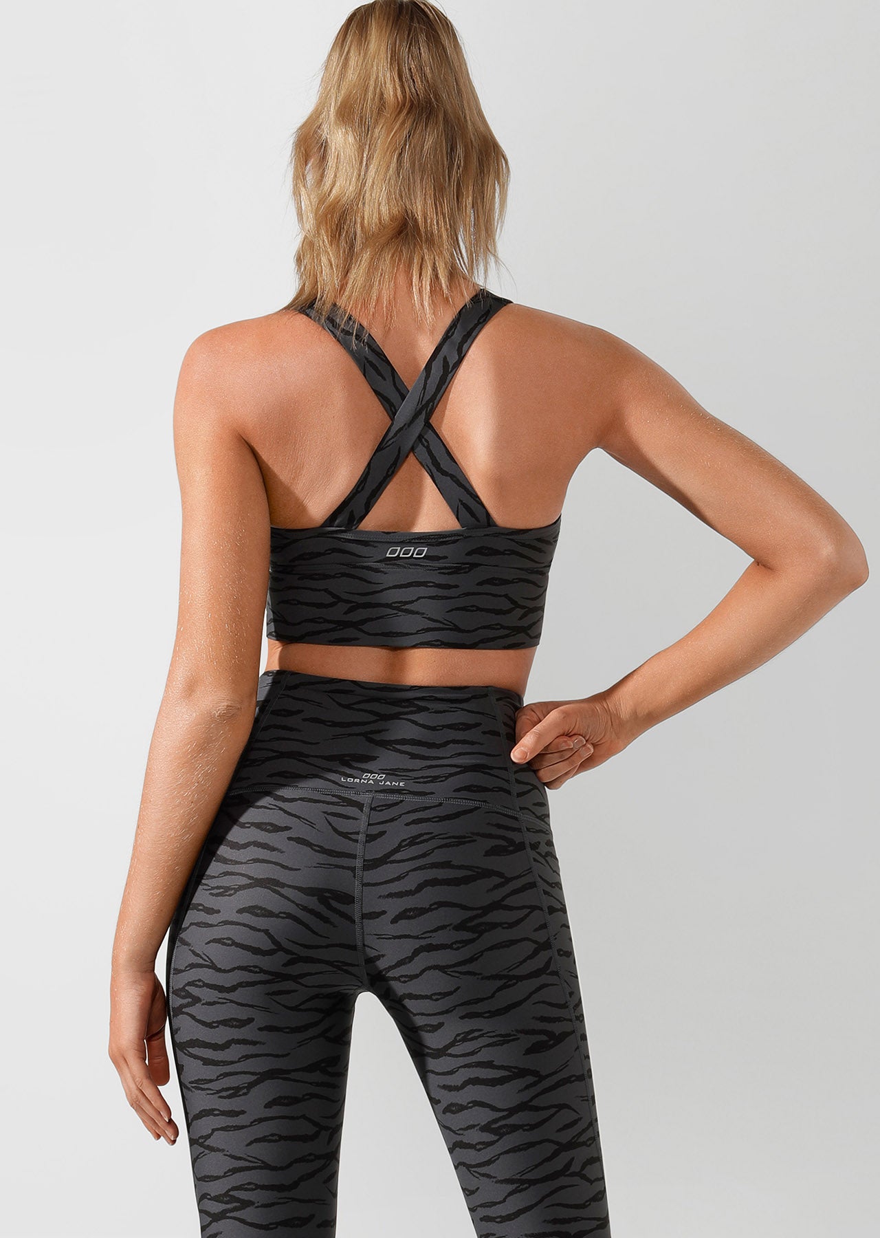 Lorna Jane Zebra Long Line Sports Bra - Titanium/Zebra Print